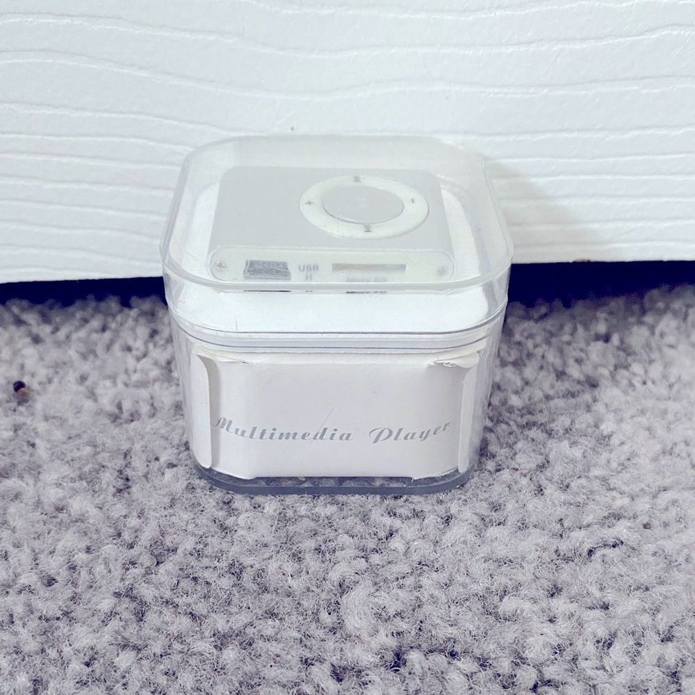 MP3 Player - Picture 8 of 9